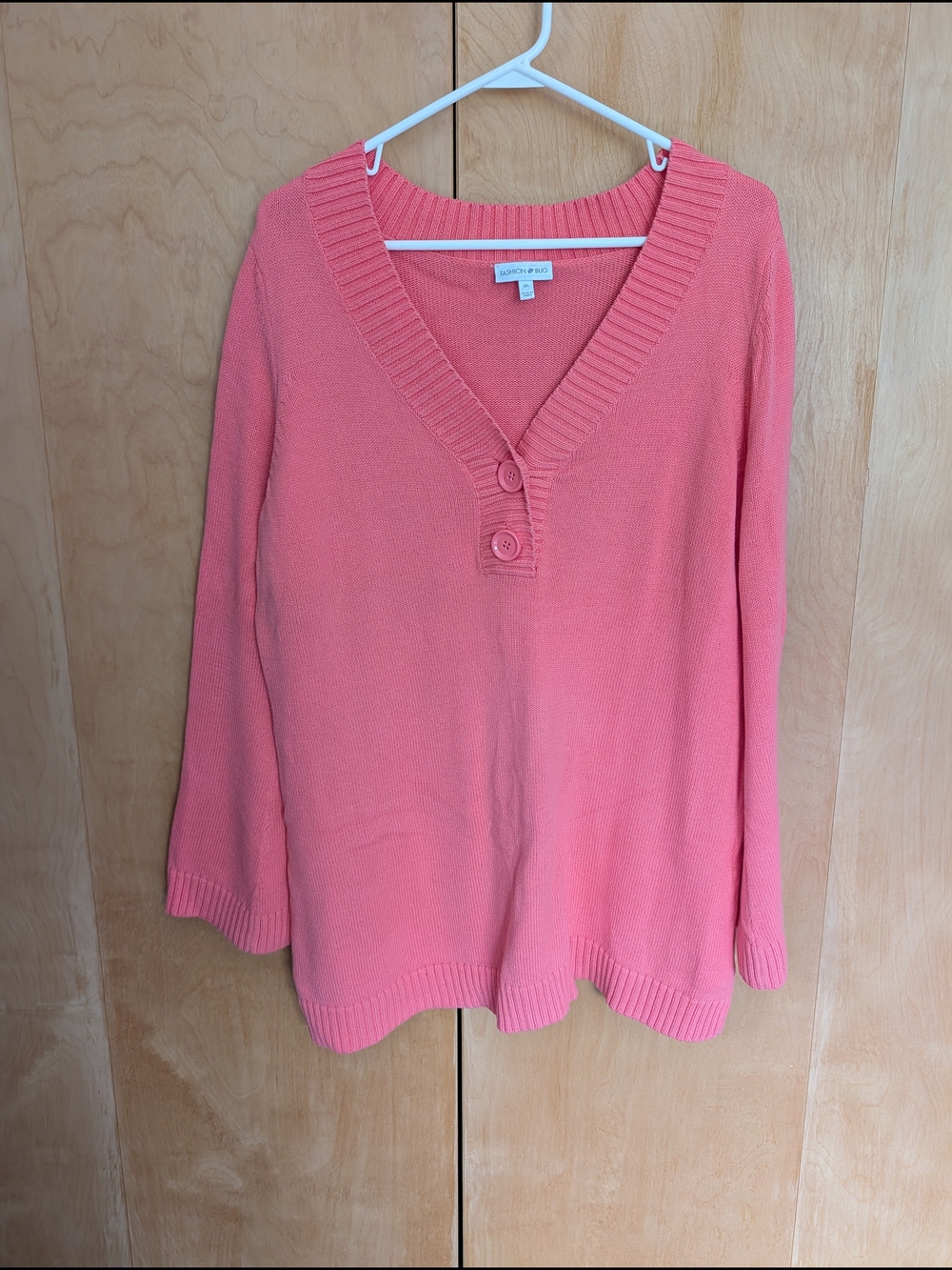 Vintage Fashion Bug Coral Sweater With V-neck & 2 Buttons